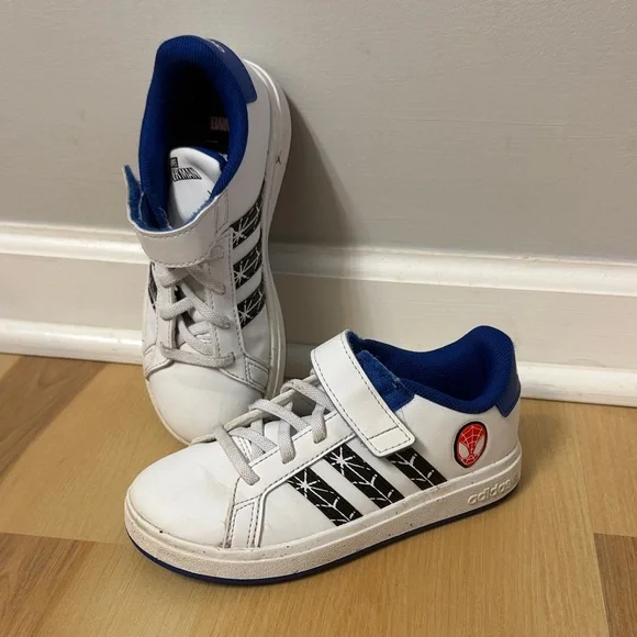 Adidas Marvel's Spider-Man Grand Court Shoes Kids - Picture 2 of 8